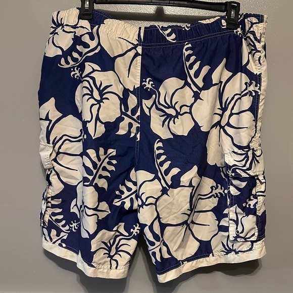 Arizona Jean Company Blue and White Floral Swim Trunks - Picture 4 of 7